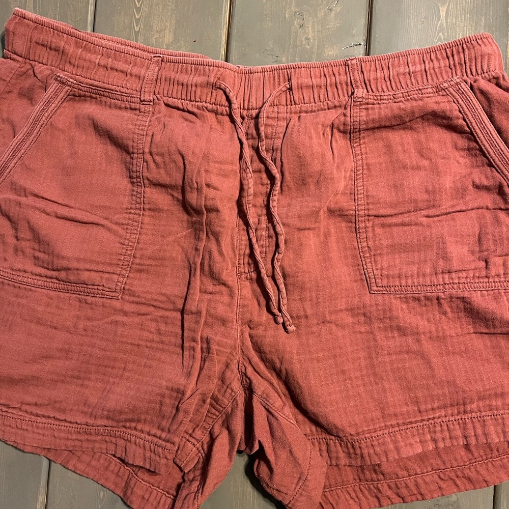 Red Old Navy shorts